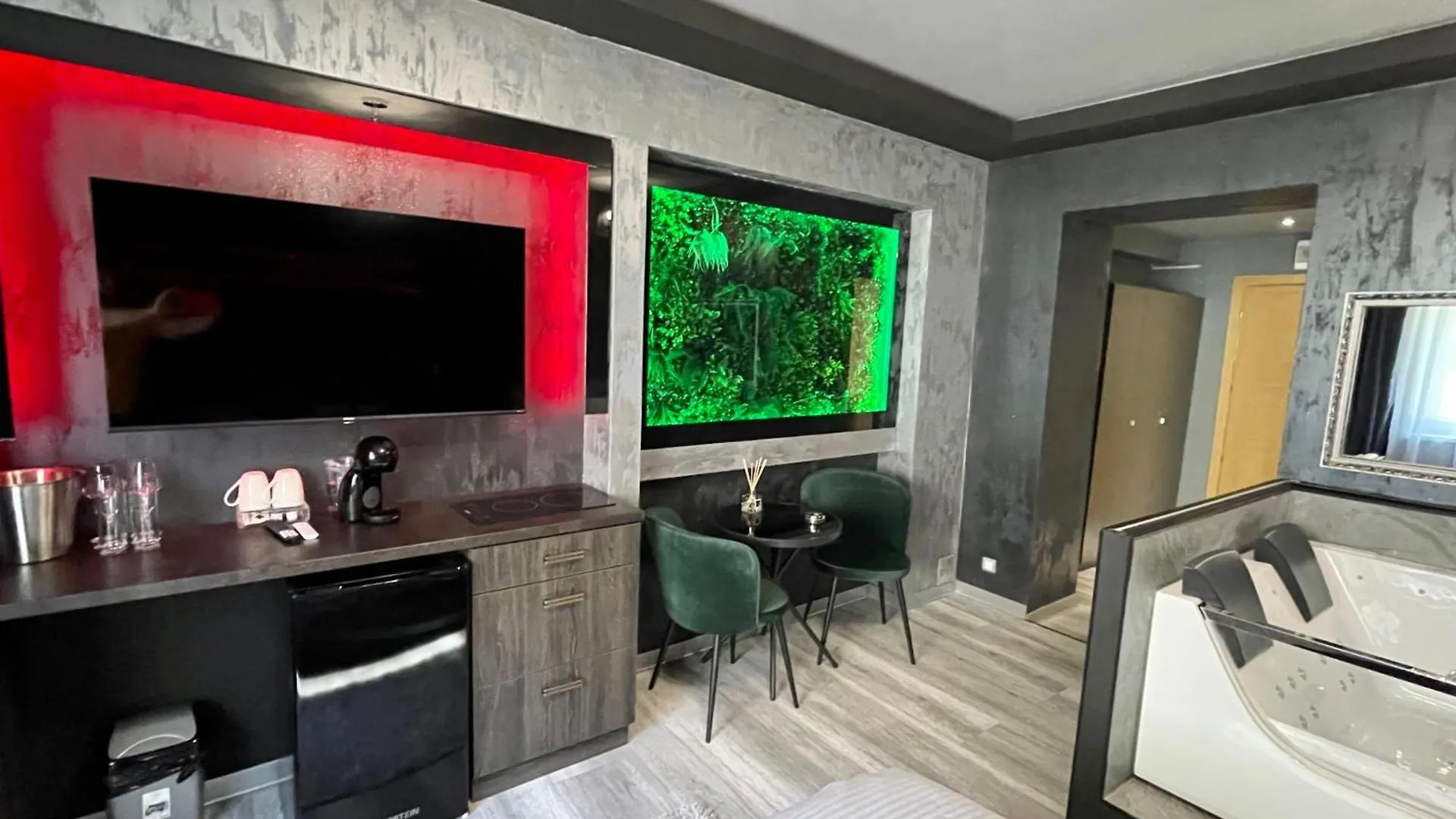 Luxury Jacuzzy Aparment Apartment Bucharest