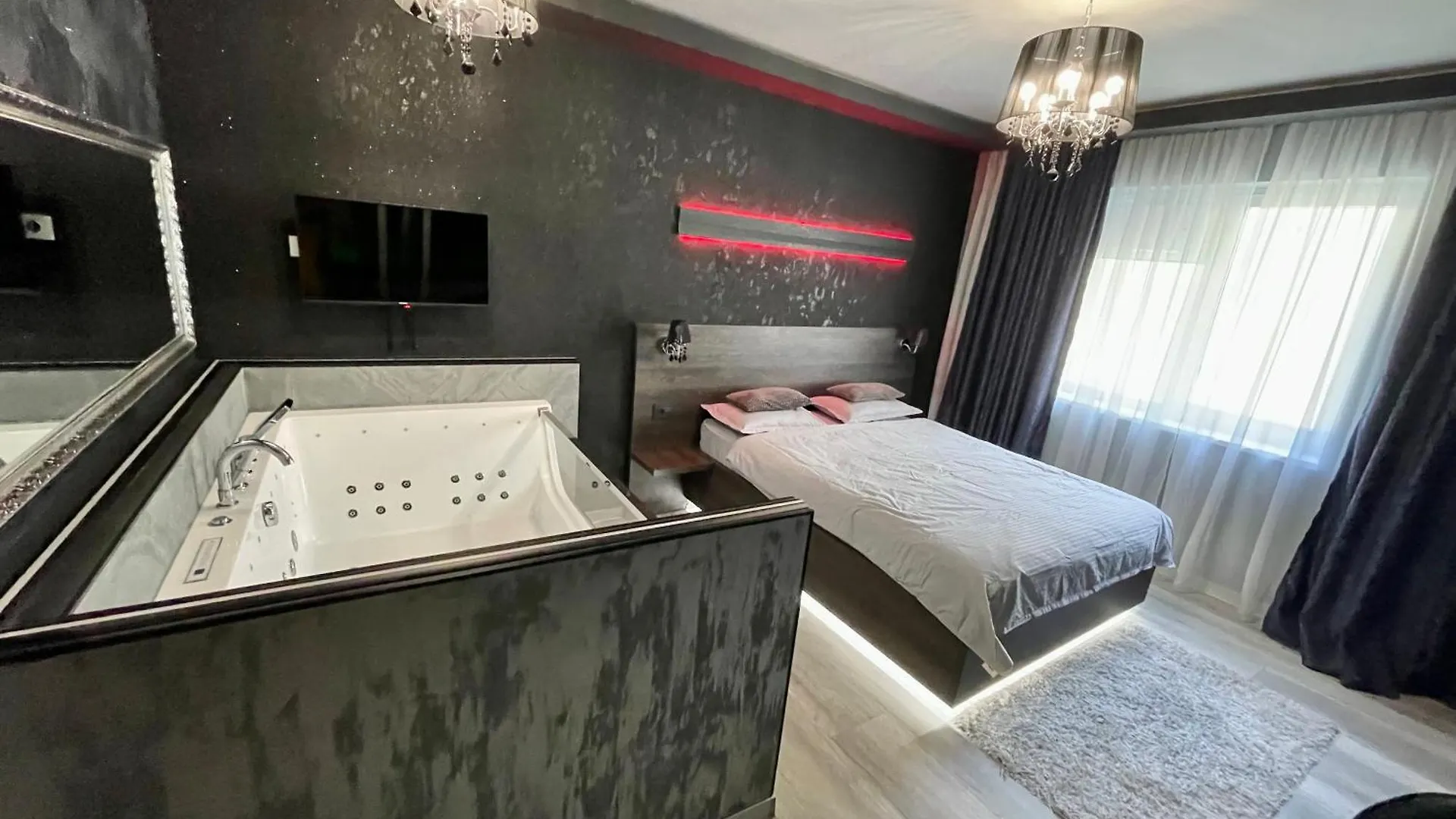 Luxury Jacuzzy Aparment Apartment Bucharest