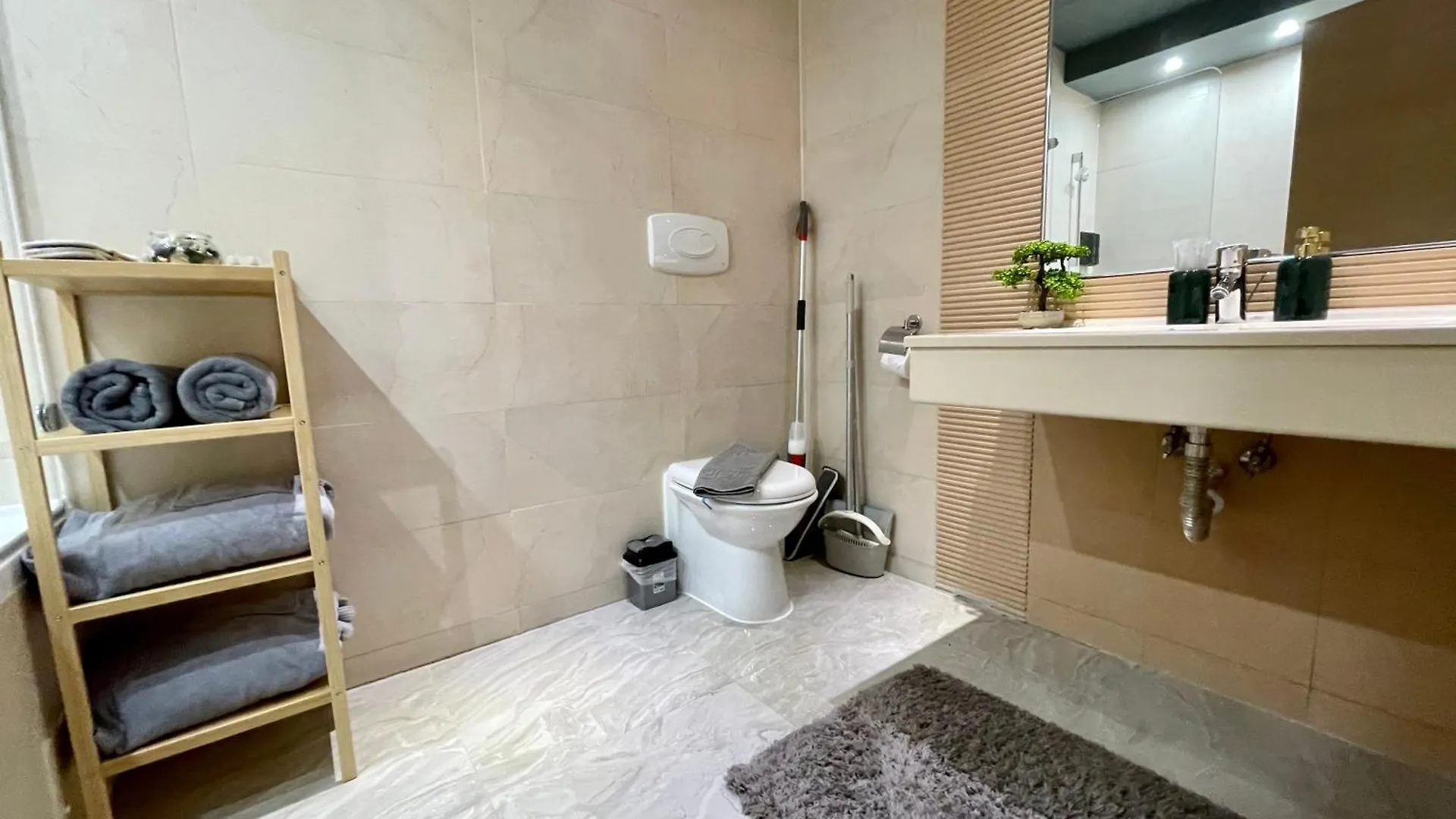 Luxury Jacuzzy Aparment Apartment Bucharest