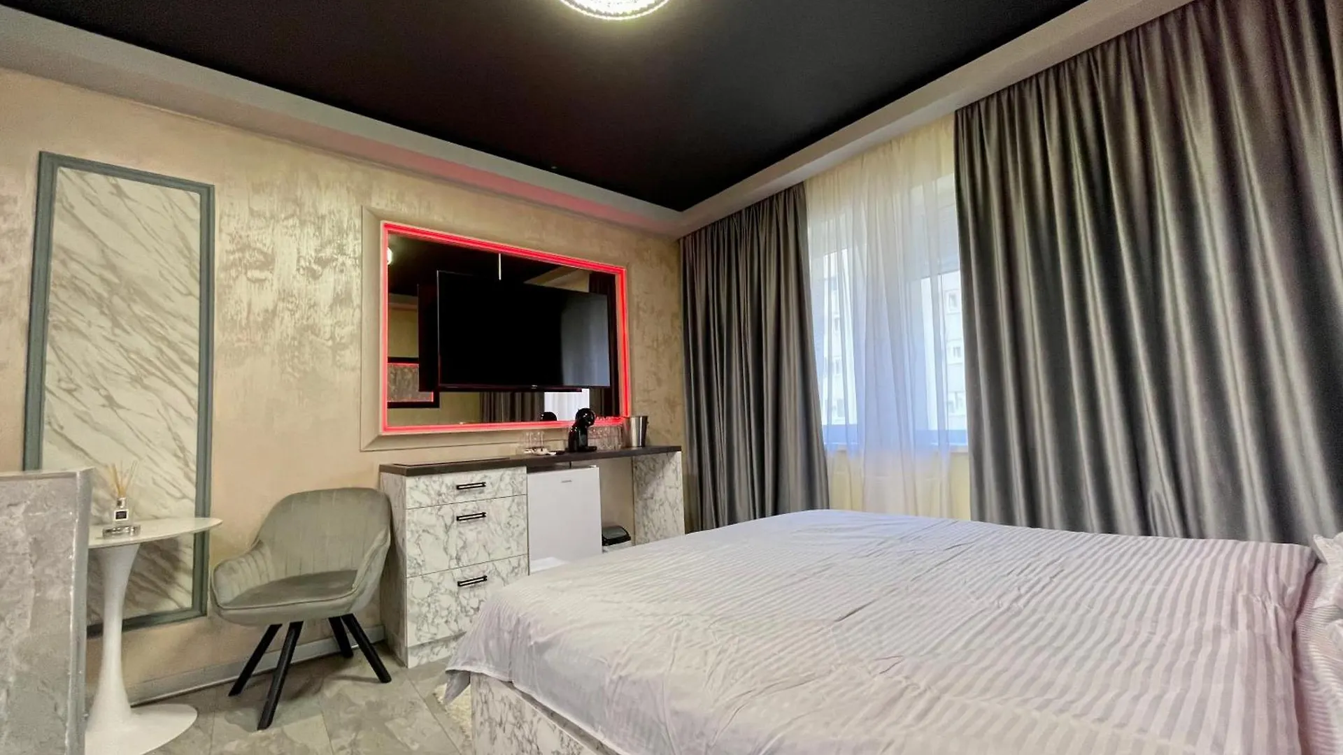 Luxury Jacuzzy Aparment Apartment Bucharest